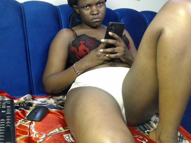 kissytrouble live cam on BongaCams