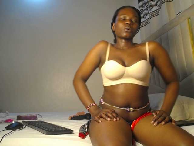 kissytrouble live cam on BongaCams