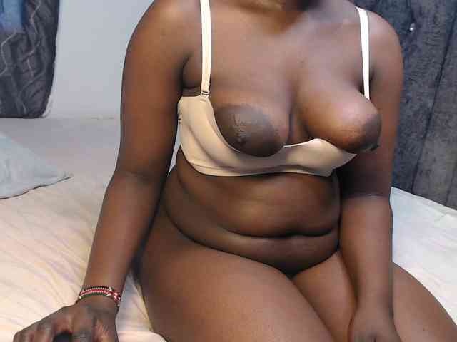 Model: kissytrouble