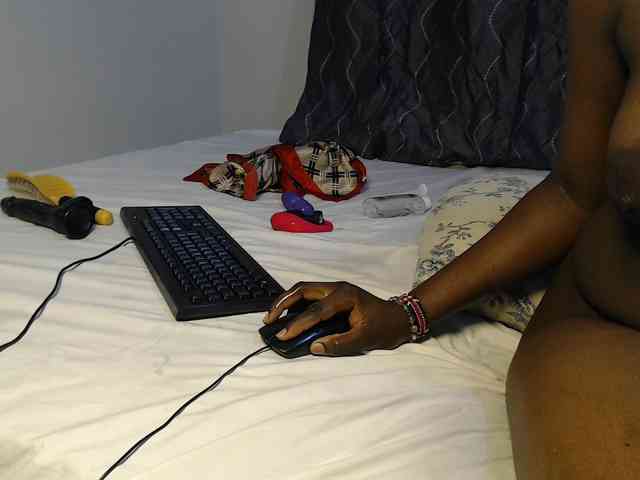 kissytrouble webcam