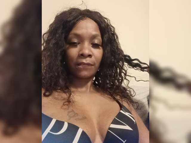 MissThang45 webcam