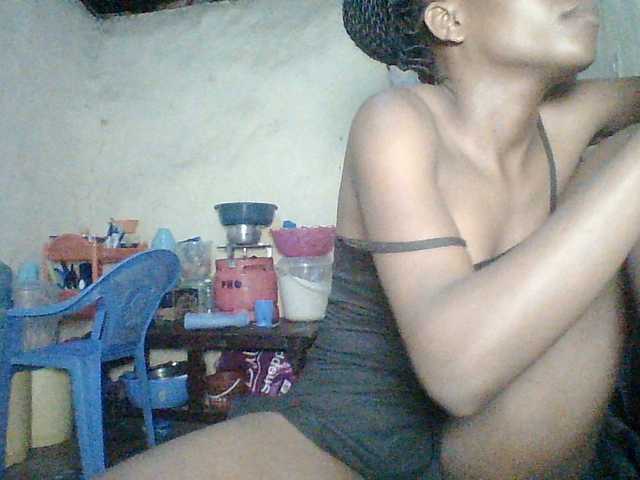 Ebony-pretty1 live cam on BongaCams