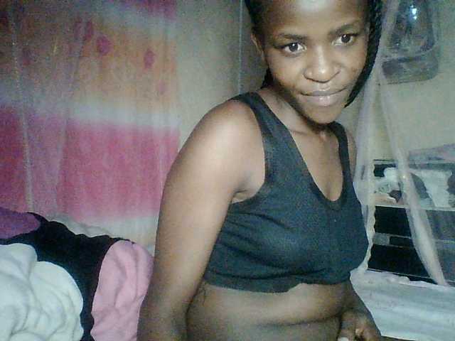 Ebony-pretty1 live cam on BongaCams