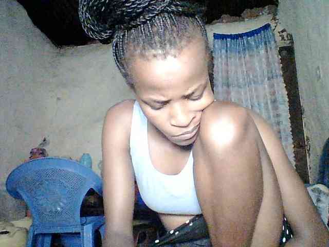 Model: Ebony-pretty1