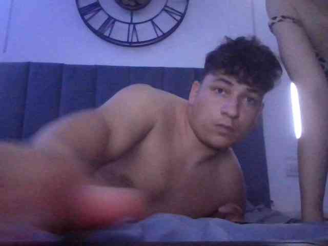 Modella: HornyCouplea