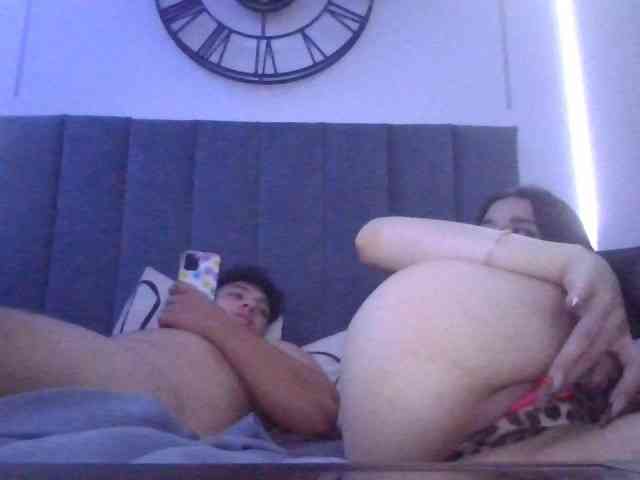 Modella: HornyCouplea