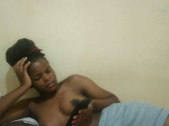 Cute-lizah live cam on BongaCams