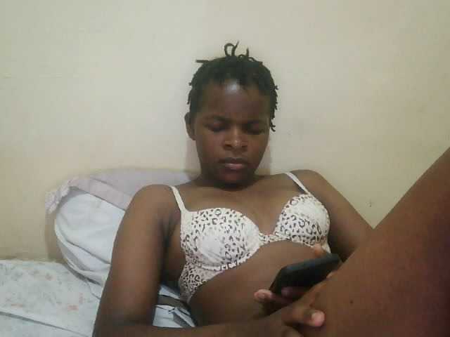 Cute-lizah live cam on BongaCams