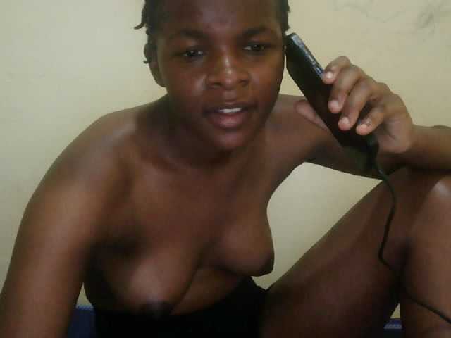 Cute-lizah live cam on BongaCams