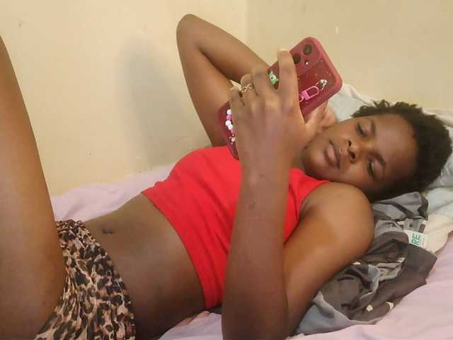 Cute-lizah live cam on BongaCams
