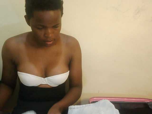 Cute-lizah live cam on BongaCams