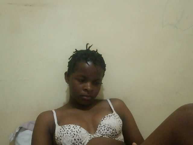 Cute-lizah live cam on BongaCams