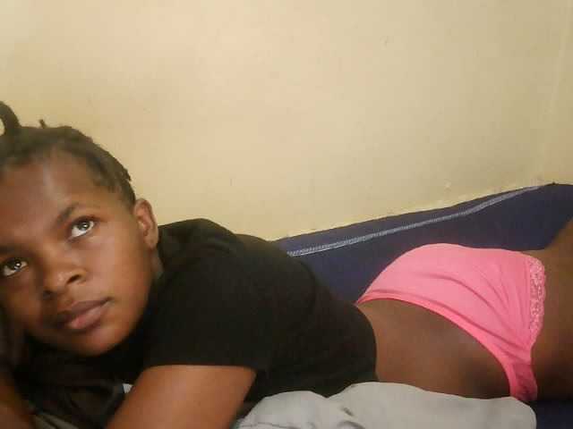 Cute-lizah live cam on BongaCams