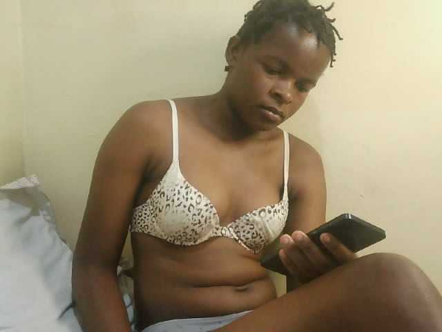 Cute-lizah live cam on BongaCams