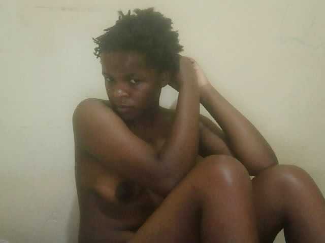 Cute-lizah live cam on BongaCams