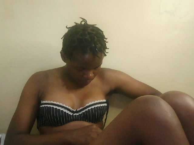 Cute-lizah live cam on BongaCams