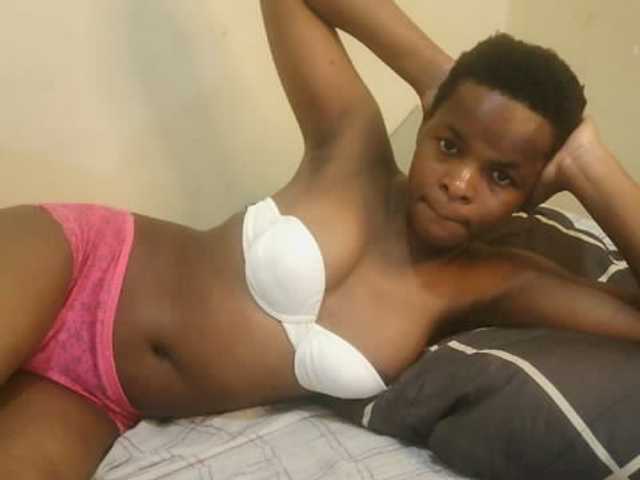 Cute-lizah live cam on BongaCams