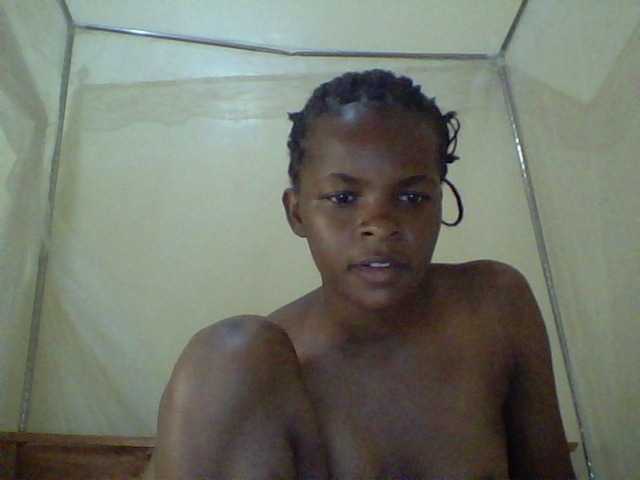 Cute-lizah live cam on BongaCams