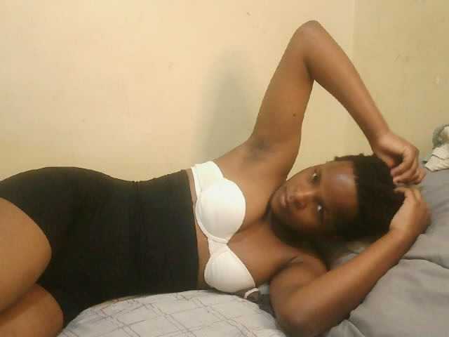 Cute-lizah live cam on BongaCams