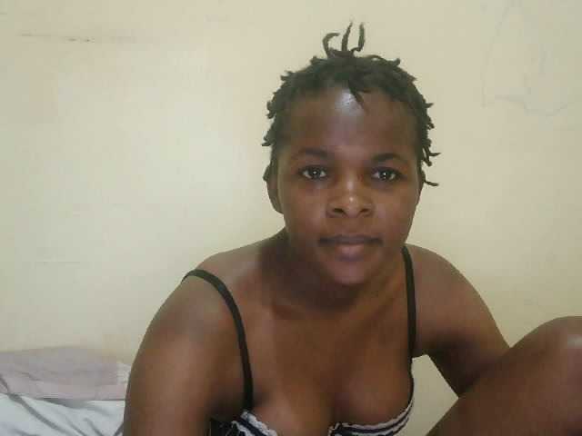 Cute-lizah live cam on BongaCams