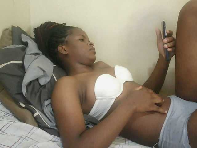Cute-lizah live cam on BongaCams