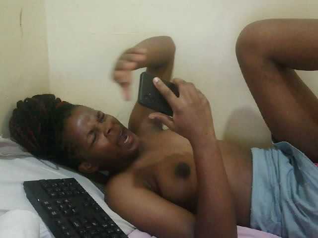 Cute-lizah live cam on BongaCams