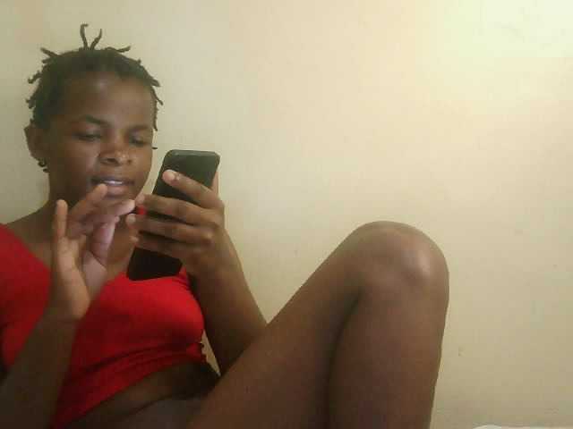 Cute-lizah live cam on BongaCams