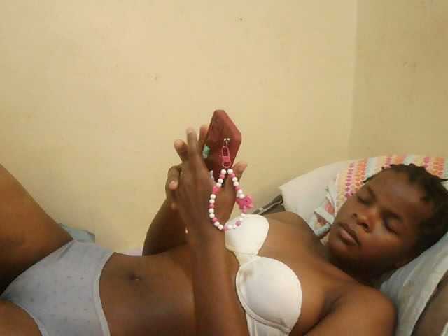 Cute-lizah live cam on BongaCams