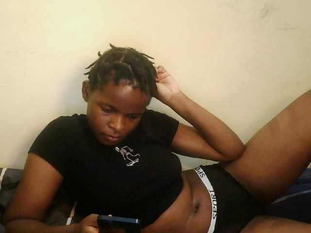 Cute-lizah live cam on BongaCams