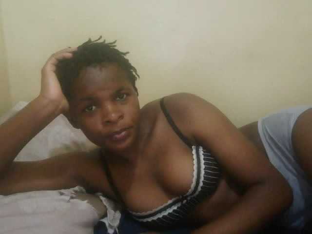 Cute-lizah live cam on BongaCams