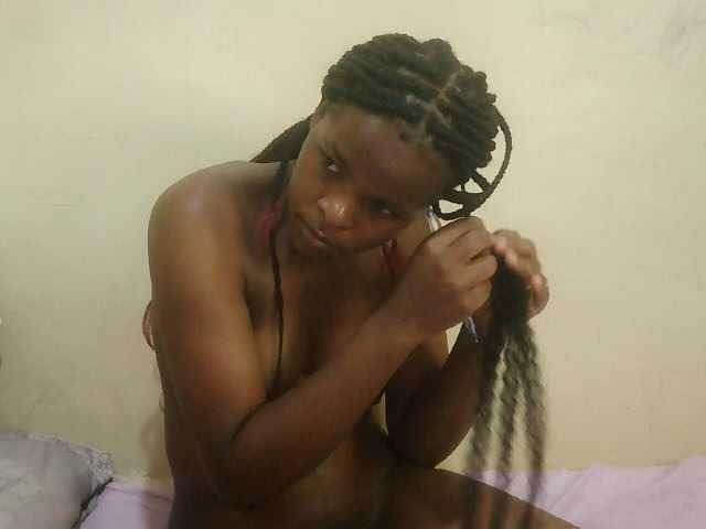 Cute-lizah live cam on BongaCams