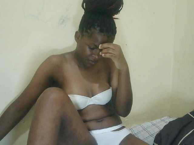 Cute-lizah live cam on BongaCams