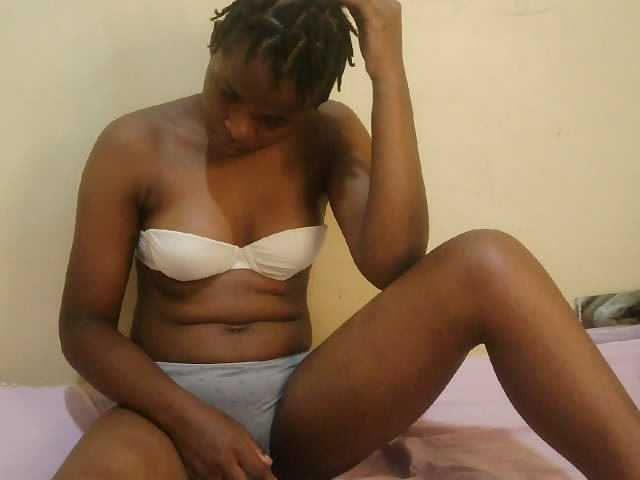Cute-lizah live cam on BongaCams