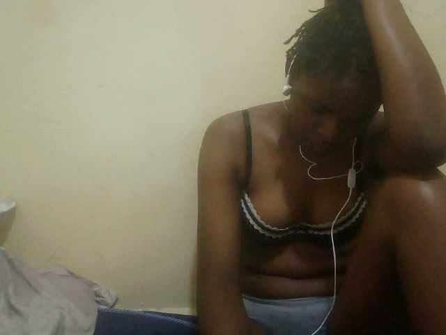 Cute-lizah live cam on BongaCams