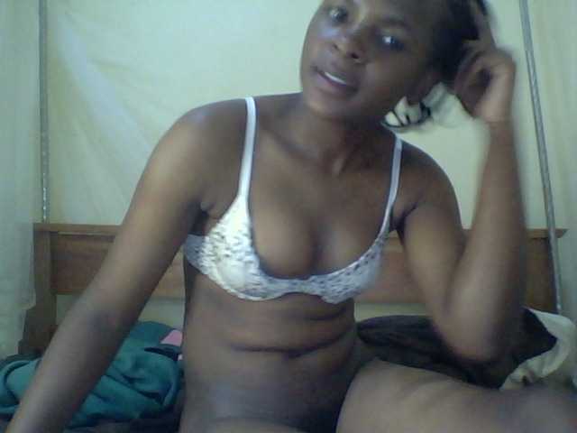 Cute-lizah live cam on BongaCams