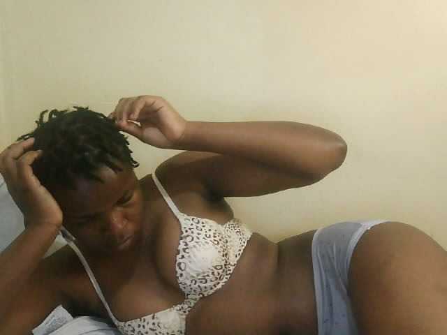 Cute-lizah live cam on BongaCams