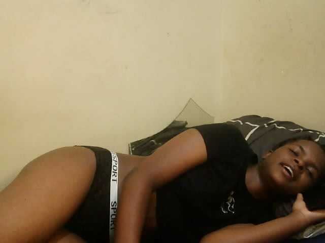 Cute-lizah live cam on BongaCams