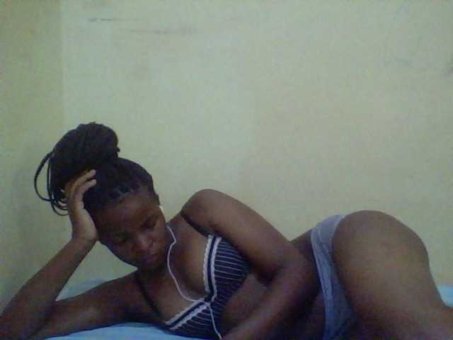 Cute-lizah live cam on BongaCams