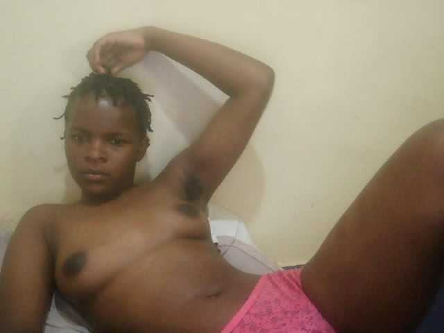 Cute-lizah live cam on BongaCams