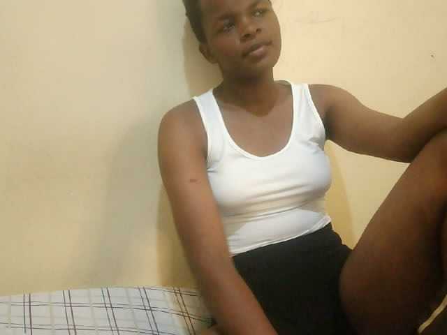 Cute-lizah live cam on BongaCams