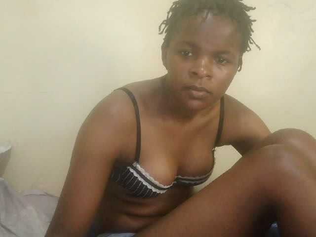 Cute-lizah live cam on BongaCams