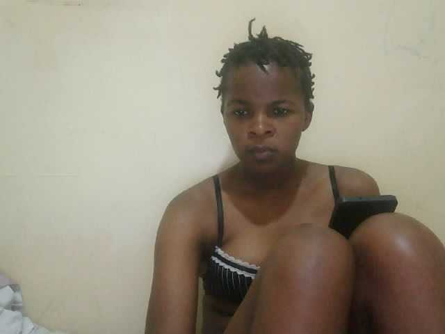 Cute-lizah live cam on BongaCams