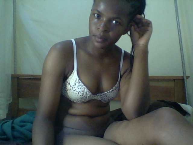 Cute-lizah live cam on BongaCams