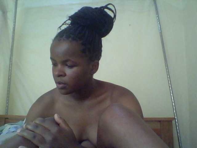 Cute-lizah live cam on BongaCams