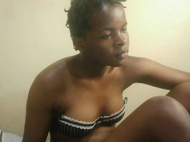 Cute-lizah live cam on BongaCams