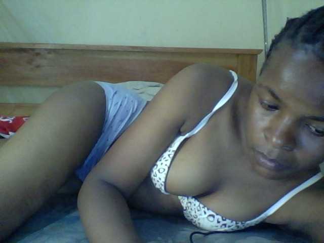 Cute-lizah live cam on BongaCams