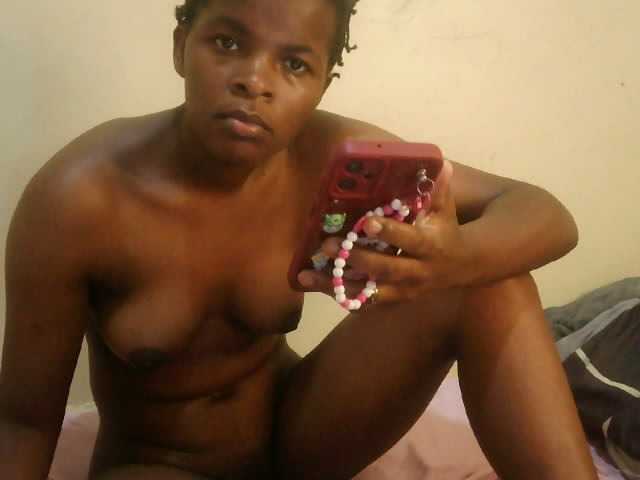 Cute-lizah live cam on BongaCams