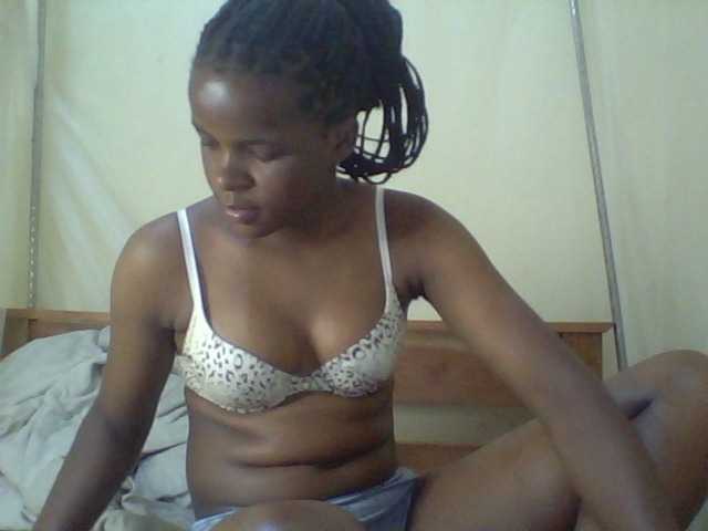 Cute-lizah live cam on BongaCams