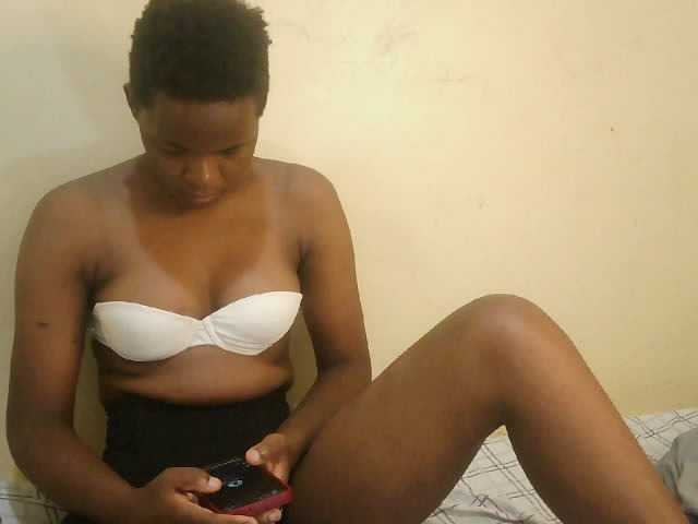 Cute-lizah live cam on BongaCams
