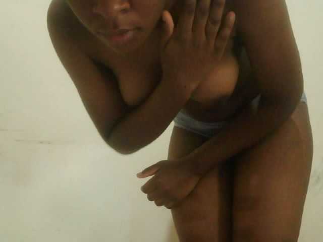 Cute-lizah live cam on BongaCams